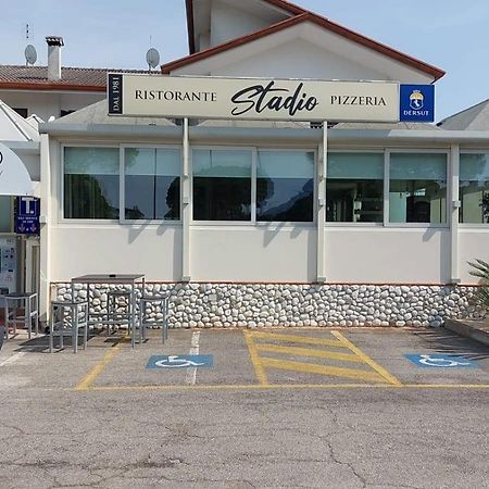 Guesthouse Stadio Lignano Sabbiadoro Exteriör bild